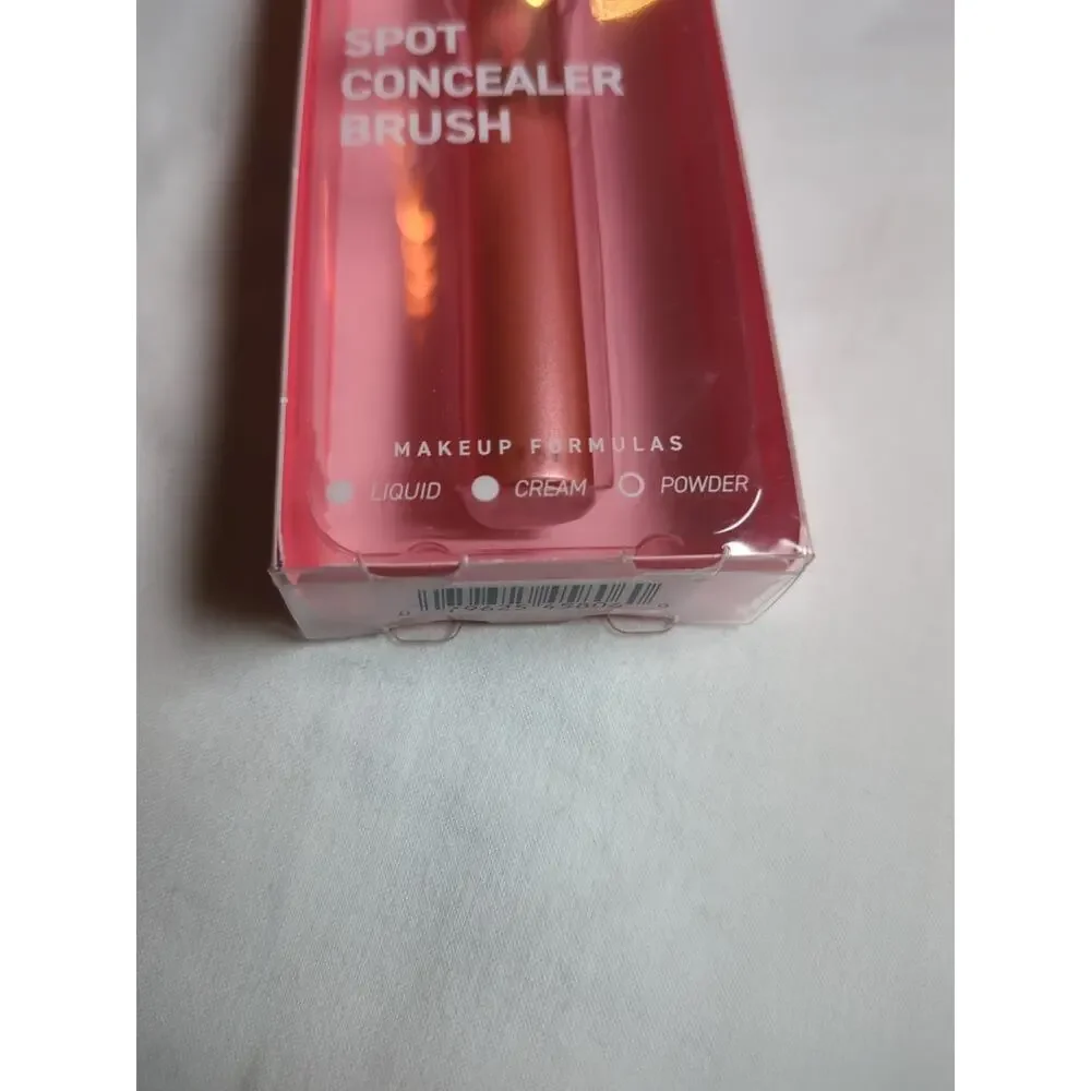 Real Techniques Spot Concealer Brush, Conceal Makeup Formulas Liquid & Cream New